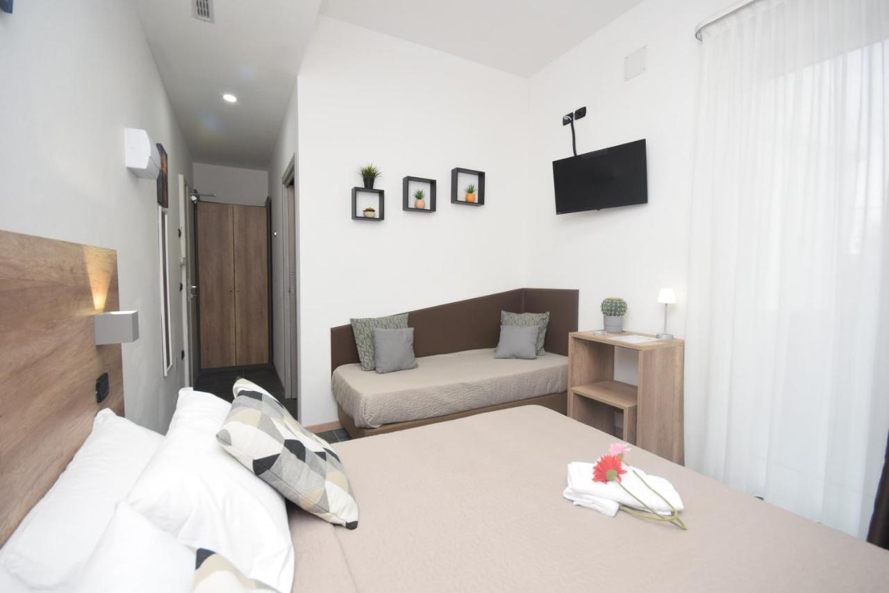 Hotel Crisvan Rimini Ngoại thất bức ảnh
